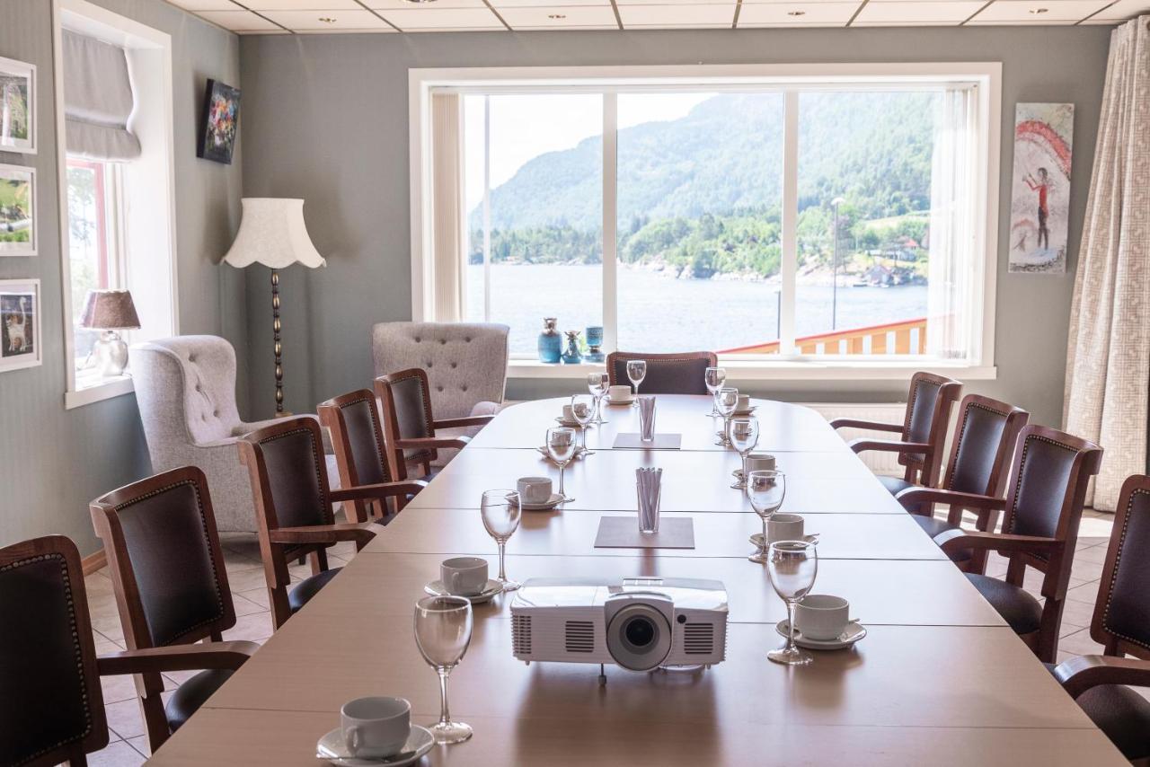 Lavik Fjord Hotel & Apartments Exterior foto