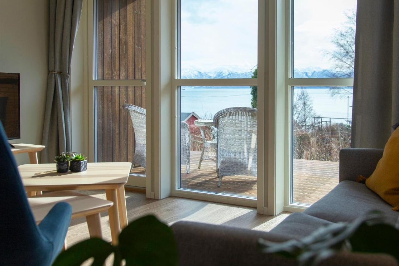 Lavik Fjord Hotel & Apartments Exterior foto