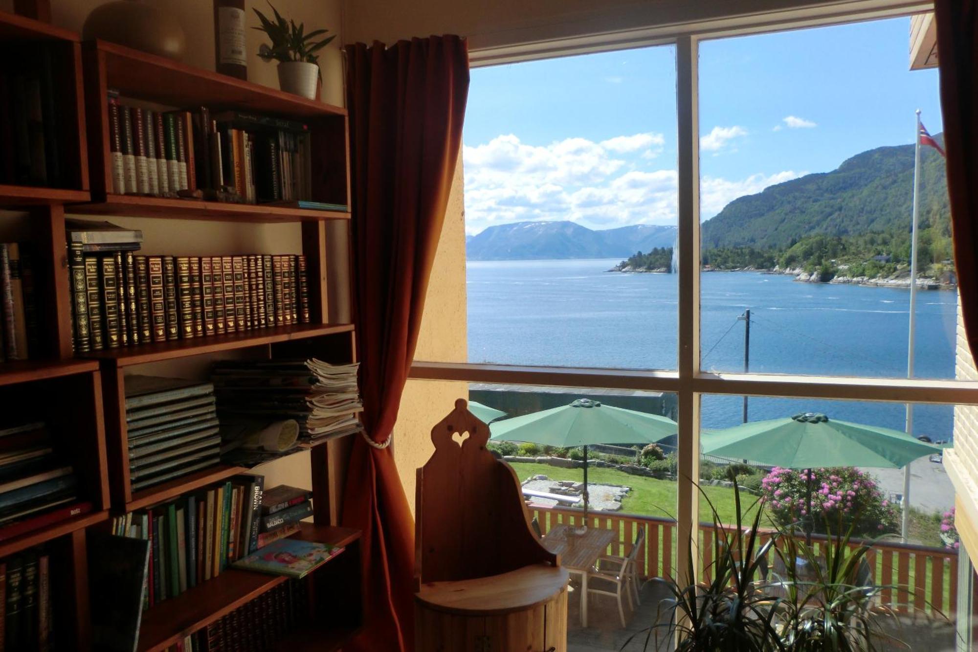 Lavik Fjord Hotel & Apartments Exterior foto