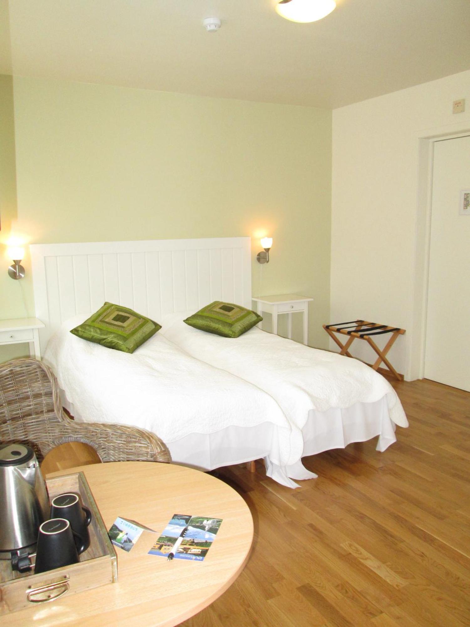 Lavik Fjord Hotel & Apartments Quarto foto